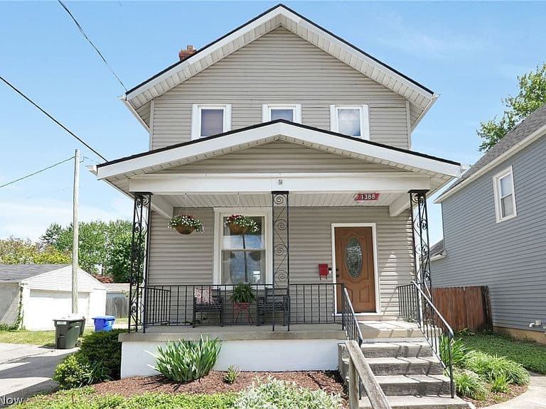 Listing photo 2