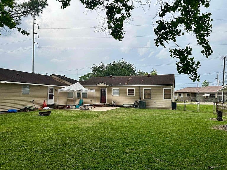 Listing photo 5