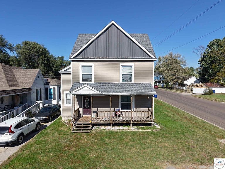 Listing photo 2