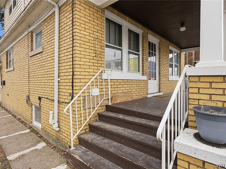 Listing photo 3