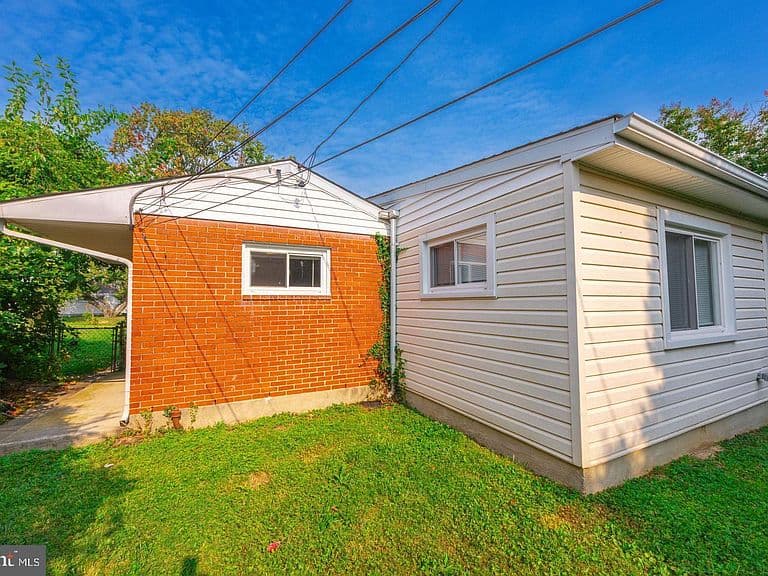 Listing photo 5