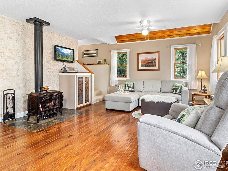 Listing photo 4