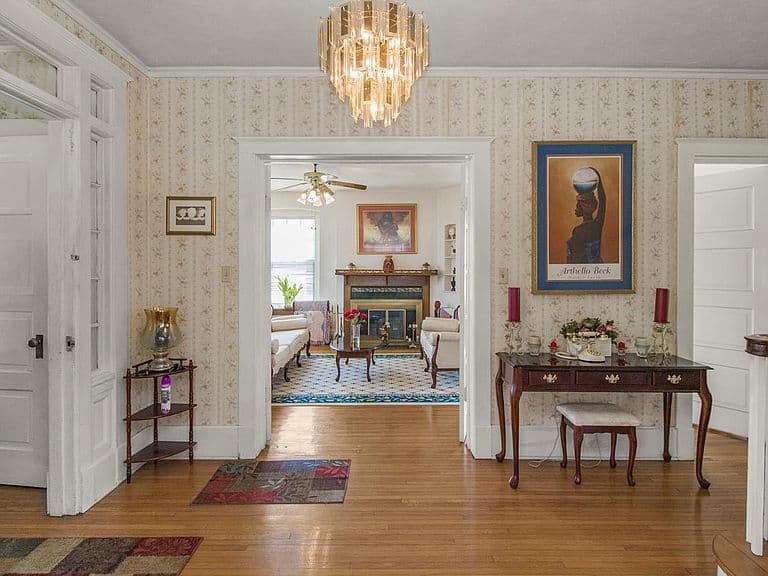 Listing photo 5