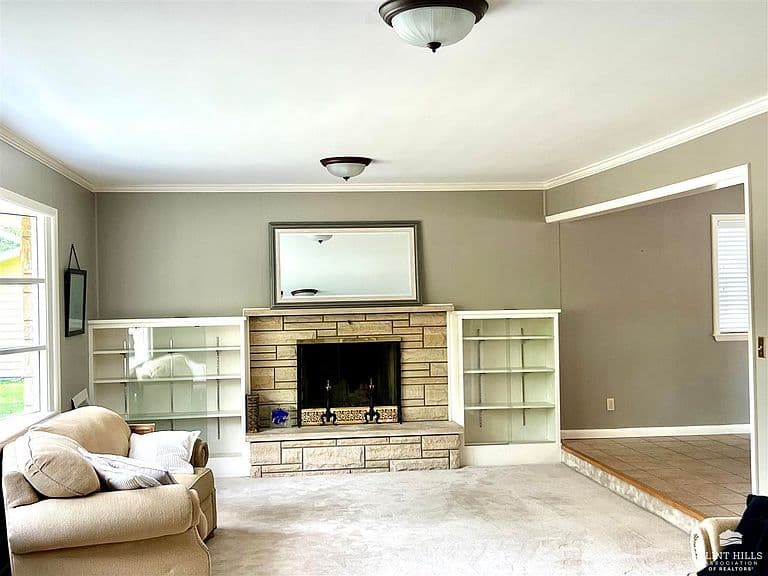 Listing photo 3