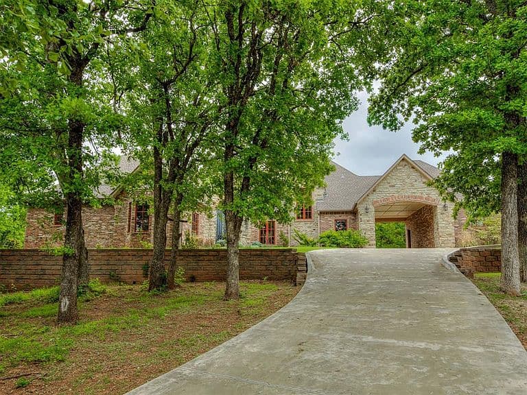 Listing photo 3