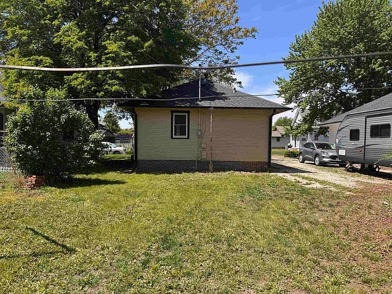 Listing photo 3