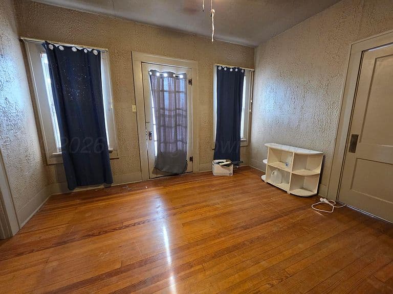 Listing photo 5