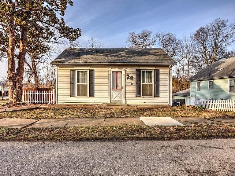 Listing photo 2