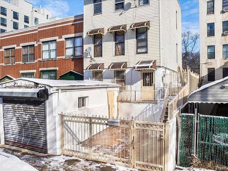 Listing photo 4