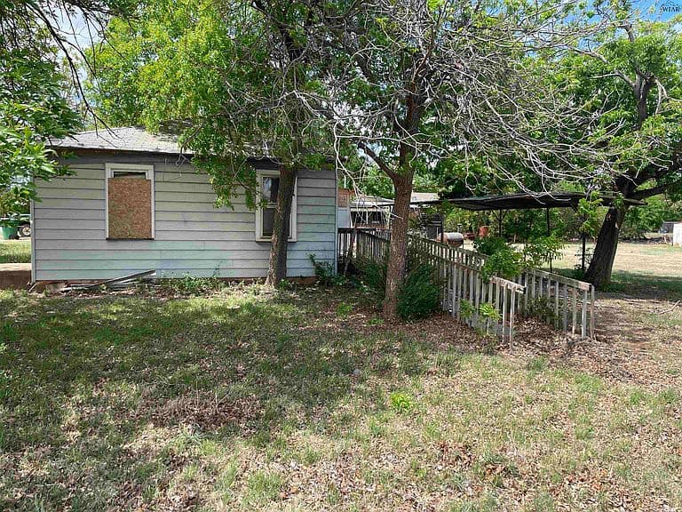 Listing photo 4