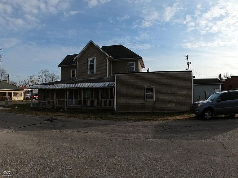 Listing photo 3