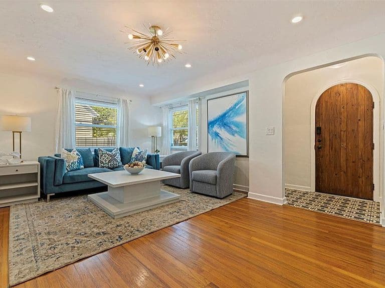 Listing photo 3