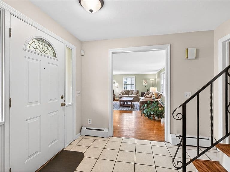 Listing photo 5