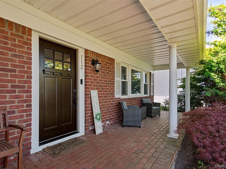 Listing photo 4