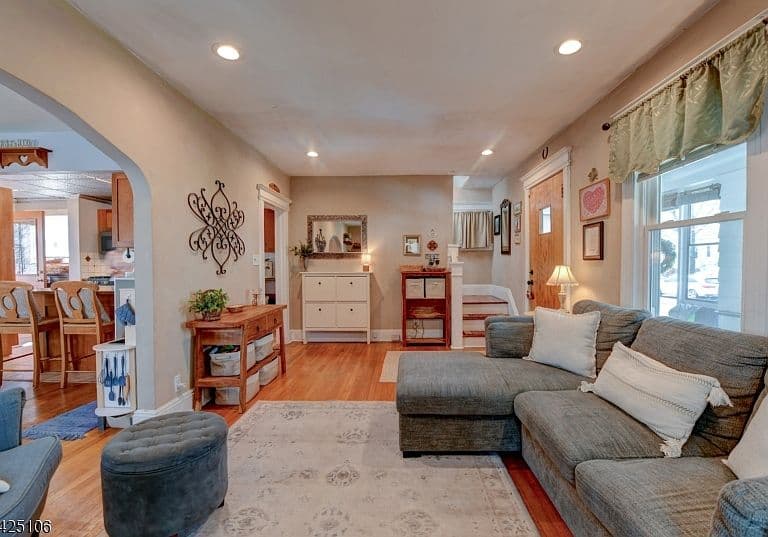 Listing photo 5