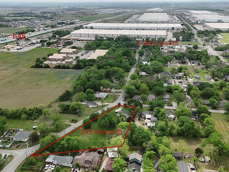 Listing photo 3