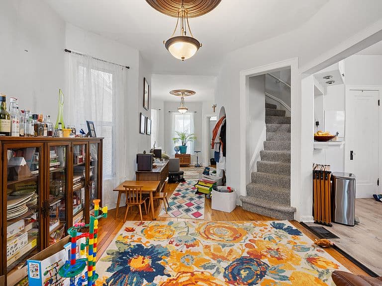 Listing photo 5