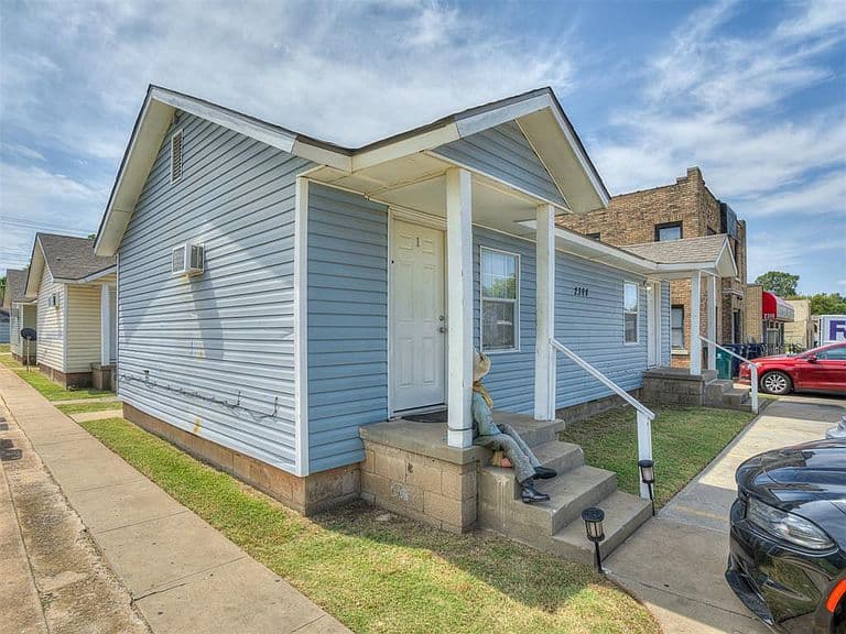 Listing photo 5