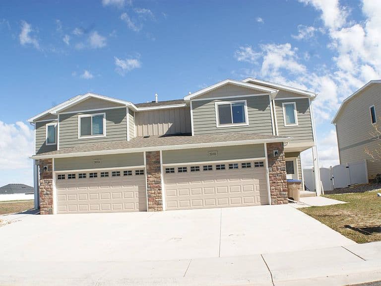 Listing photo 2